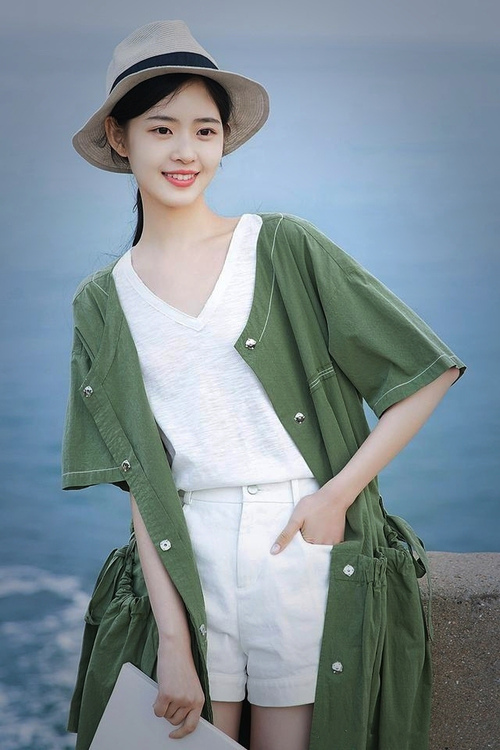 米兰体育-凯琳·科贝特赛后感谢教练团队支持，凯洛琳贝塞特