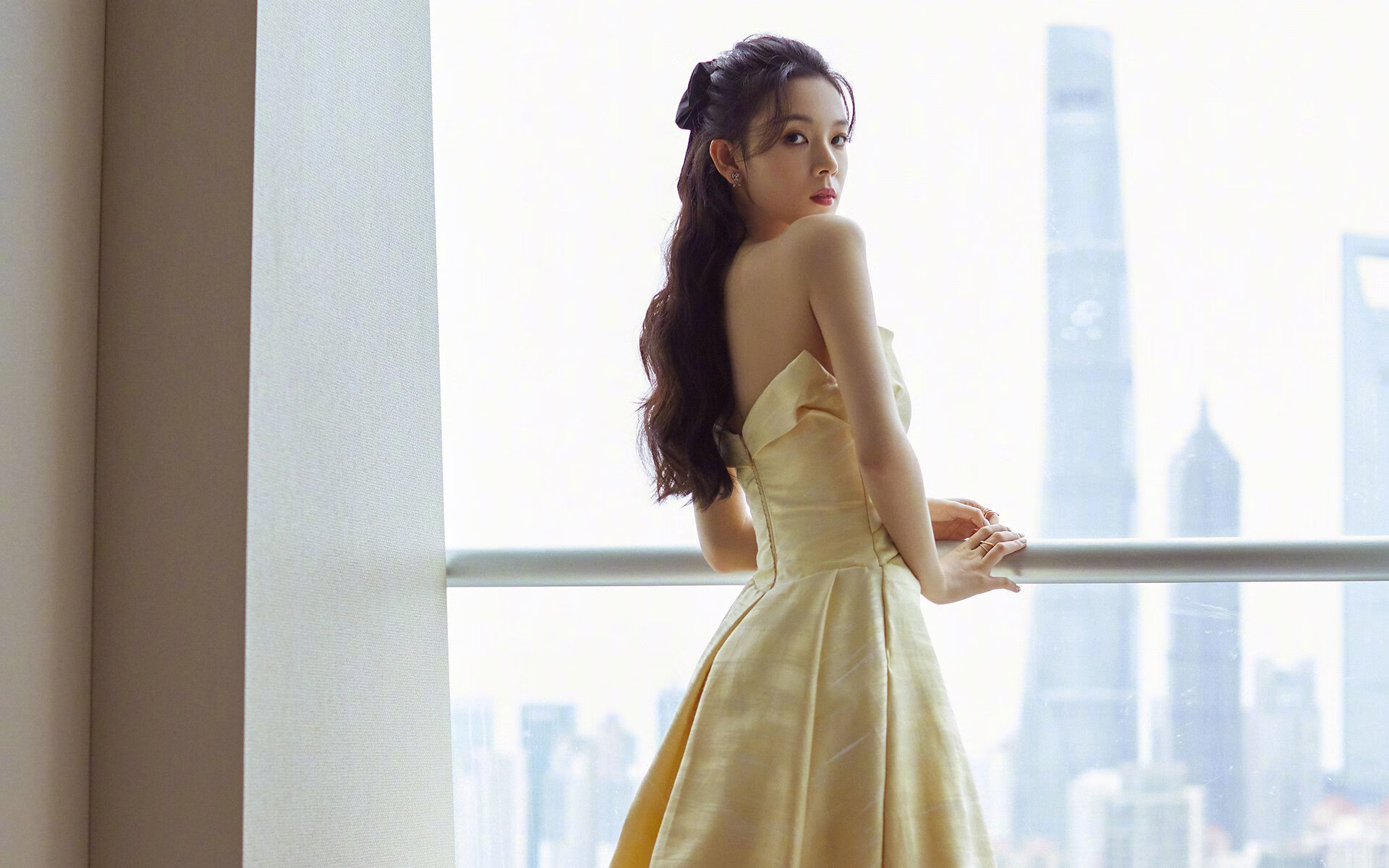 米兰体育官网-弗朗索瓦·霍尔茨豪伊泽：防守与进攻双重威胁，南非队的战术支柱